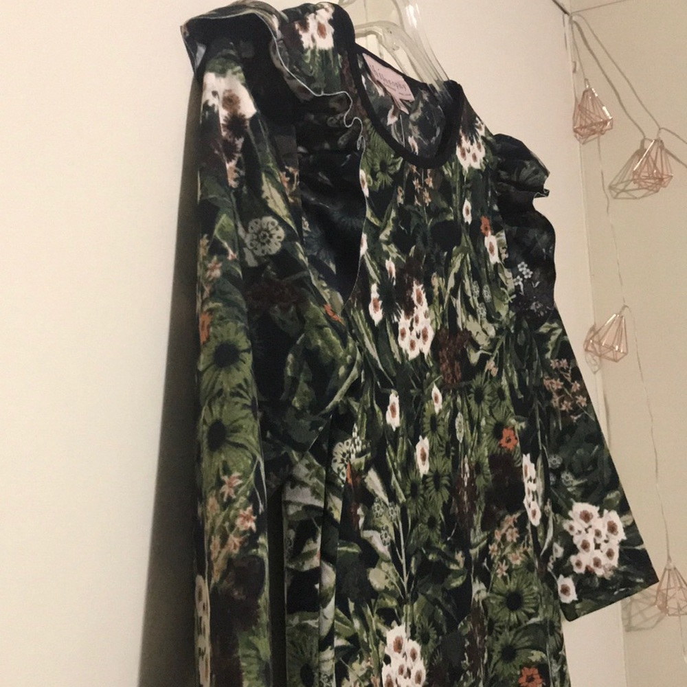 Philosophy dress with ruffle on the shoulder!